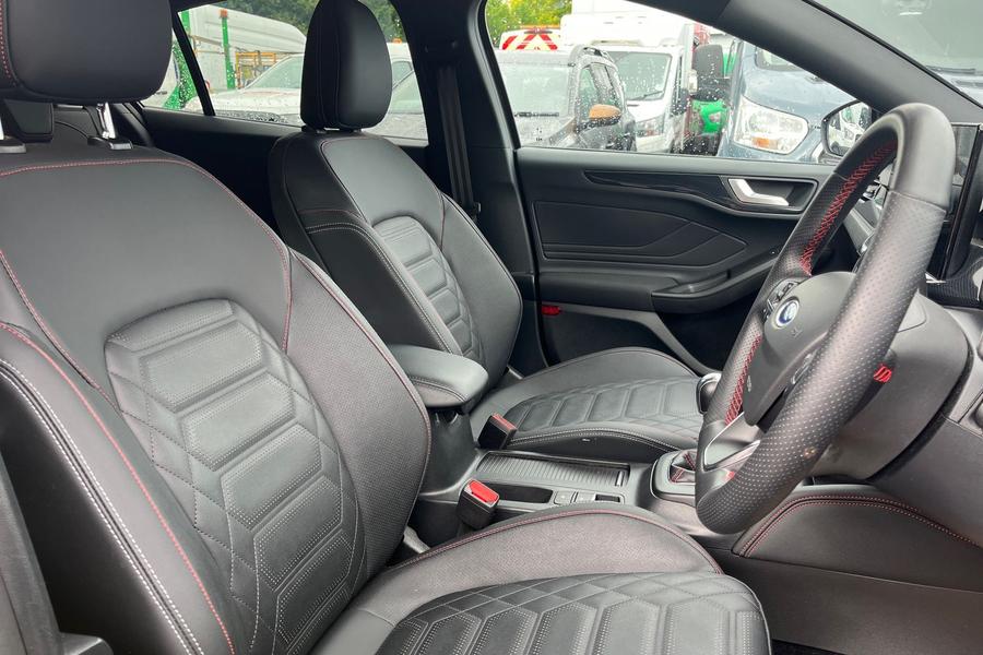 Ford FOCUS Photo autoimg-6db225fc3952688e9c36895756d0e962dd70ffe5.jpg