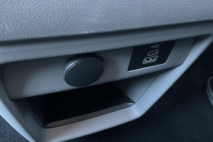 Ford TRANSIT CUSTOM Photo autoimg-6db35f748b62ad7c253440e9b63aaf1924b024dd.jpg