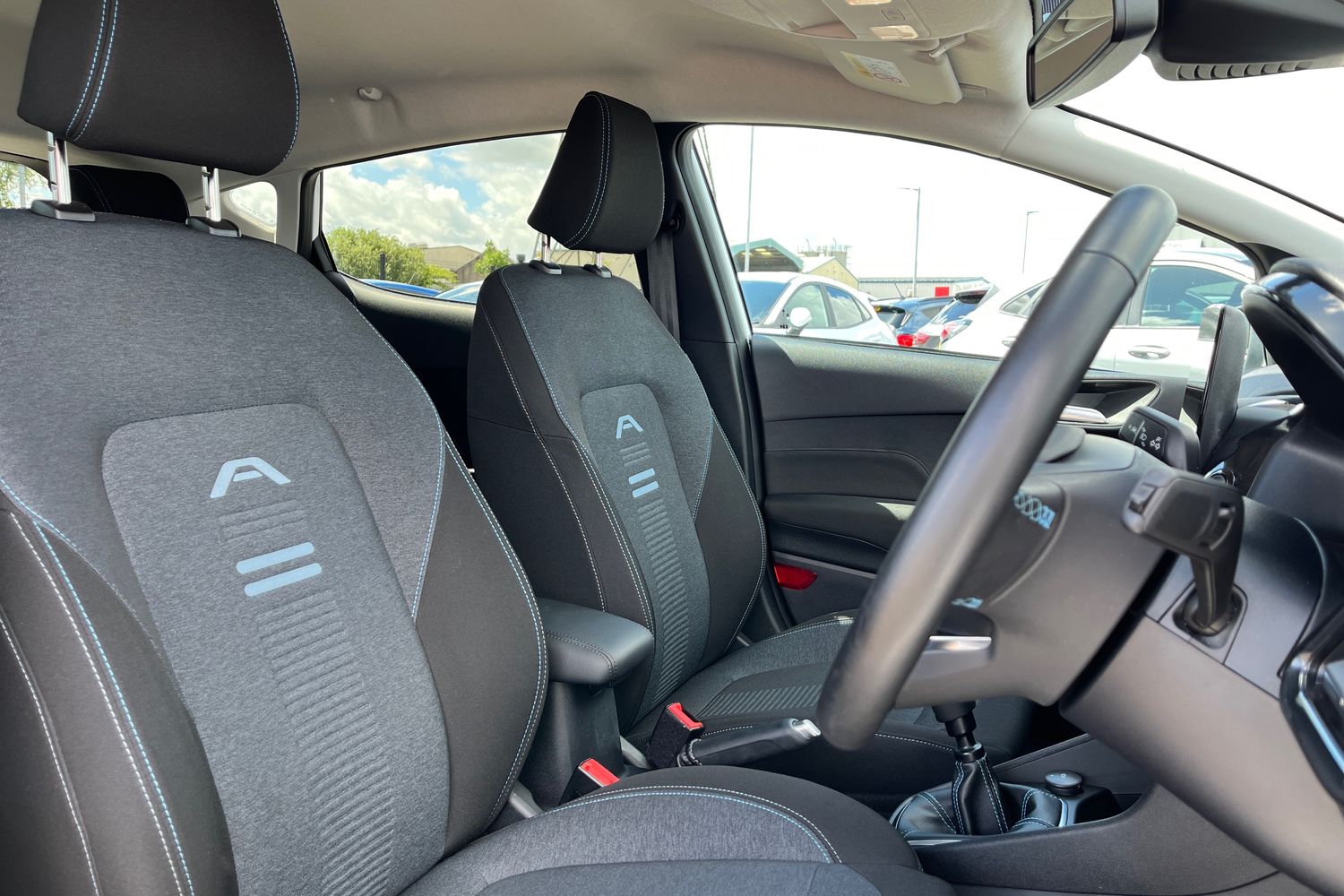 Ford Fiesta Photo 16