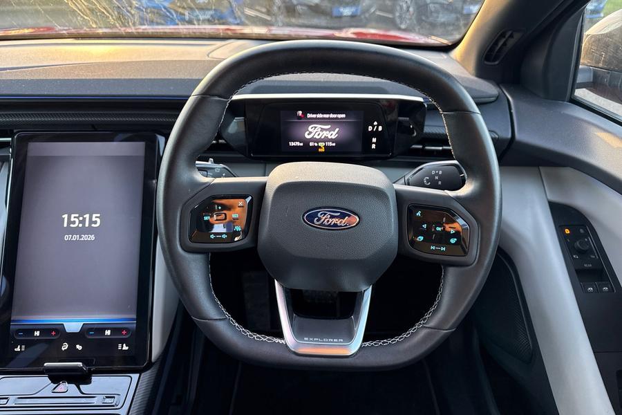 Ford Explorer Photo autoimg-6db977452c95f8b7cf308f995c910194cf58f2d2.jpg