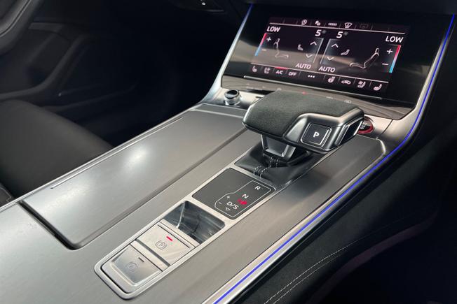 AUDI Rs6 Avant Photo 23