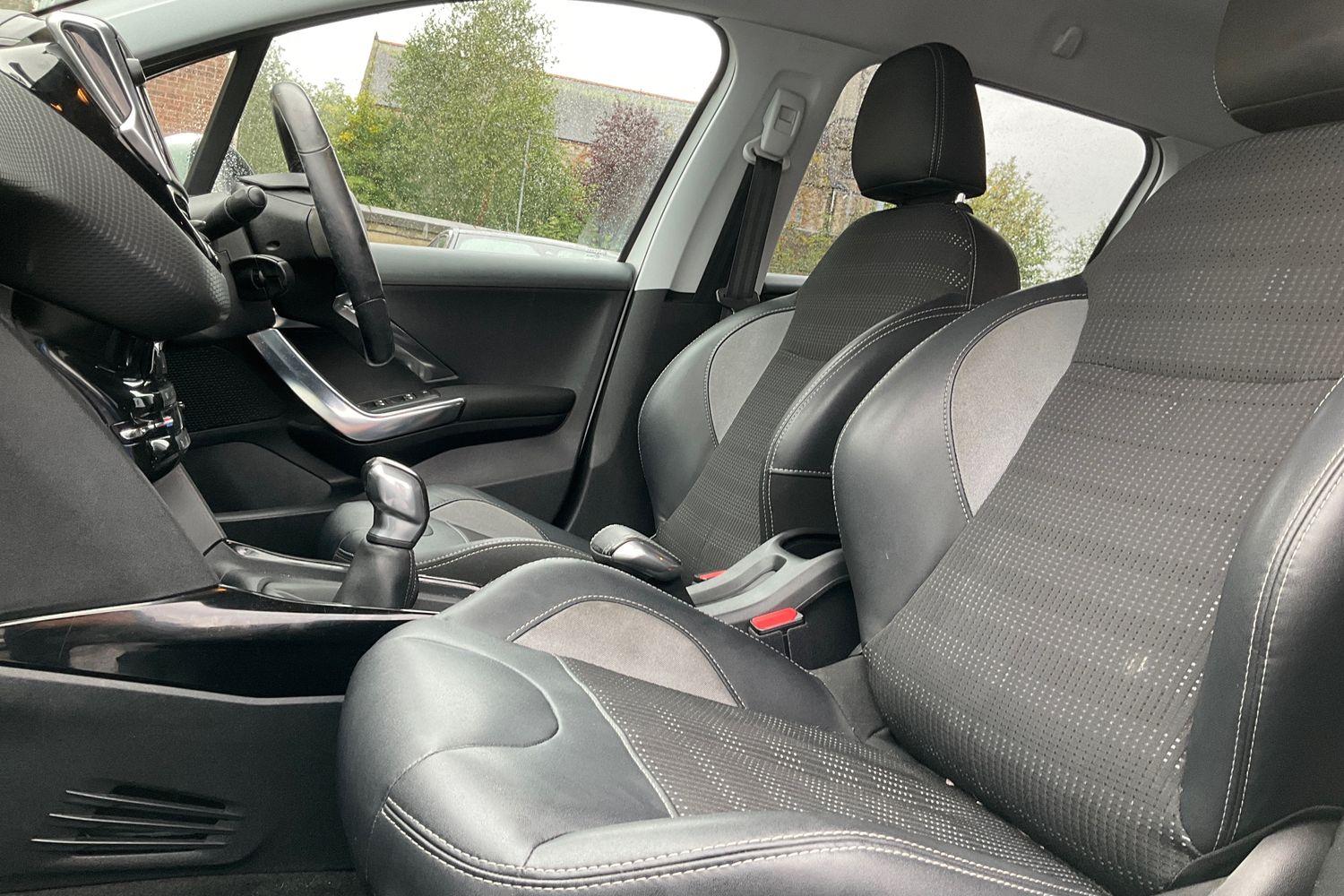 Peugeot 2008 Photo 18