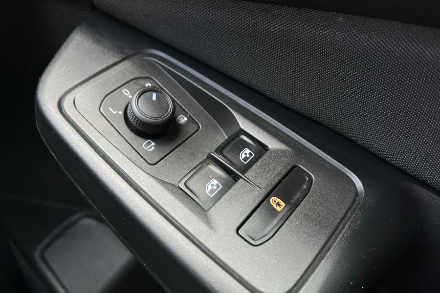 Ford Grand Tourneo Connect Photo autoimg-6dc76c290d3a975201574779254fe9a682a80110.jpg