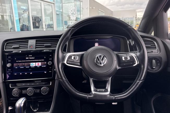 Volkswagen Golf Photo 11