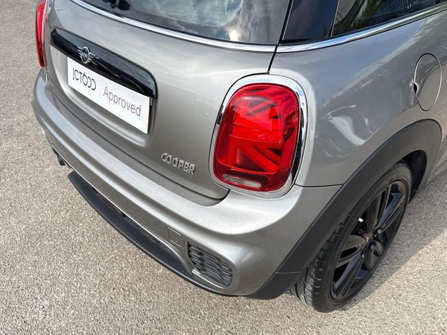 MINI Hatch Photo 22