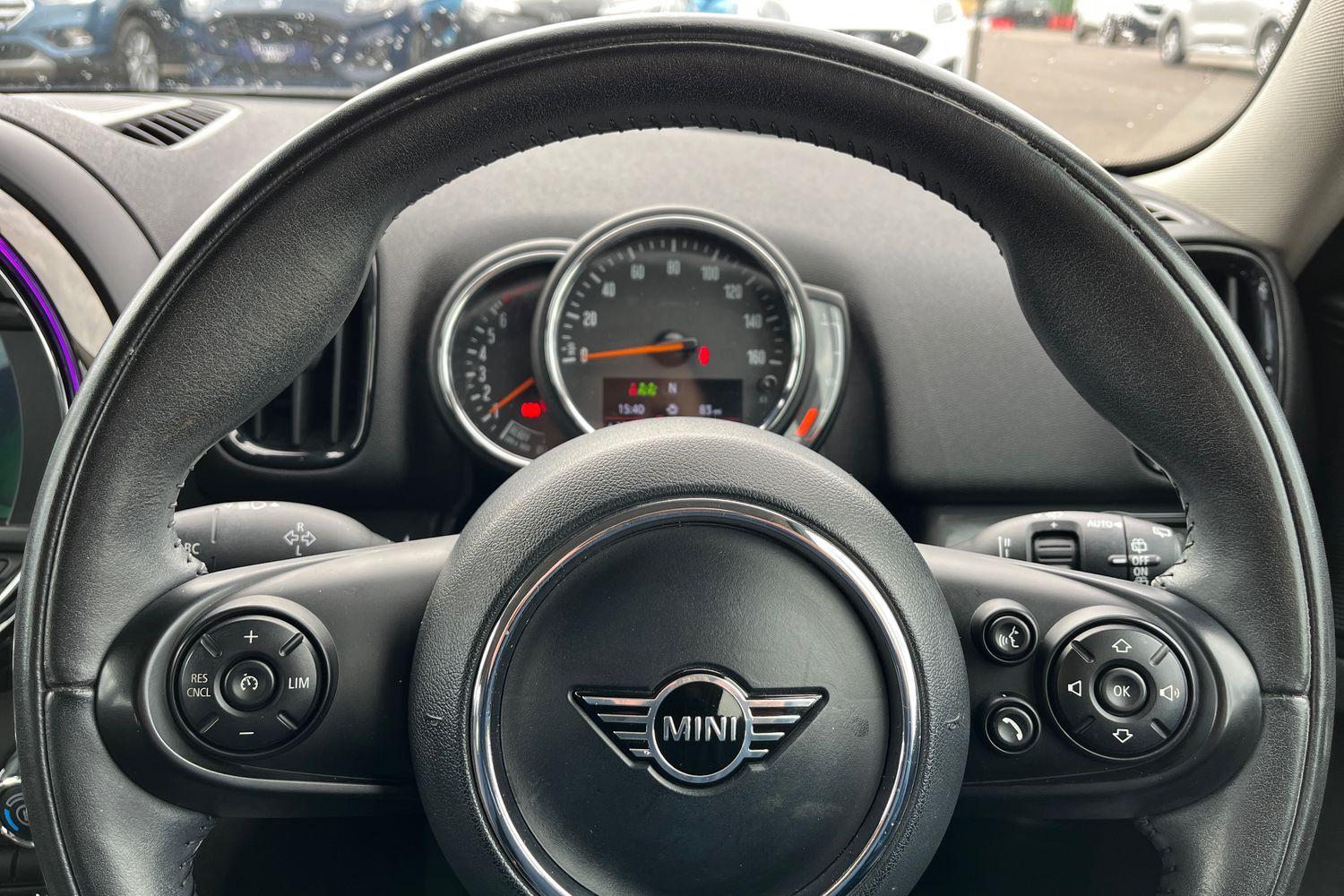 MINI Countryman Photo 11