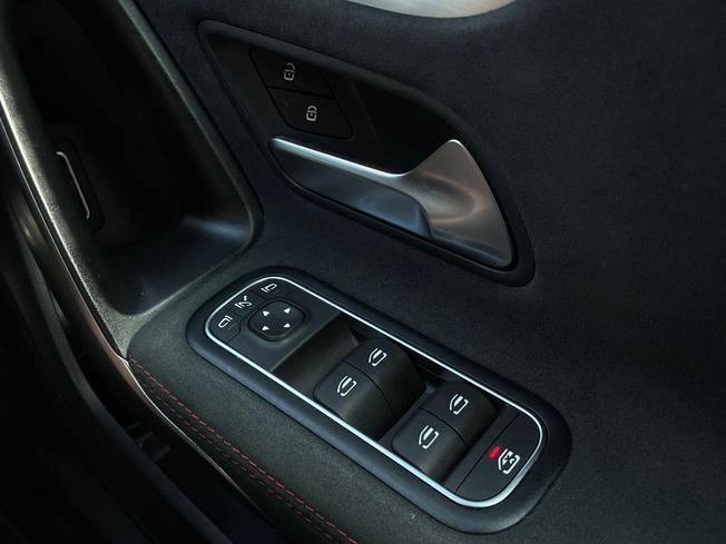 MERCEDES-BENZ CLA Photo 34