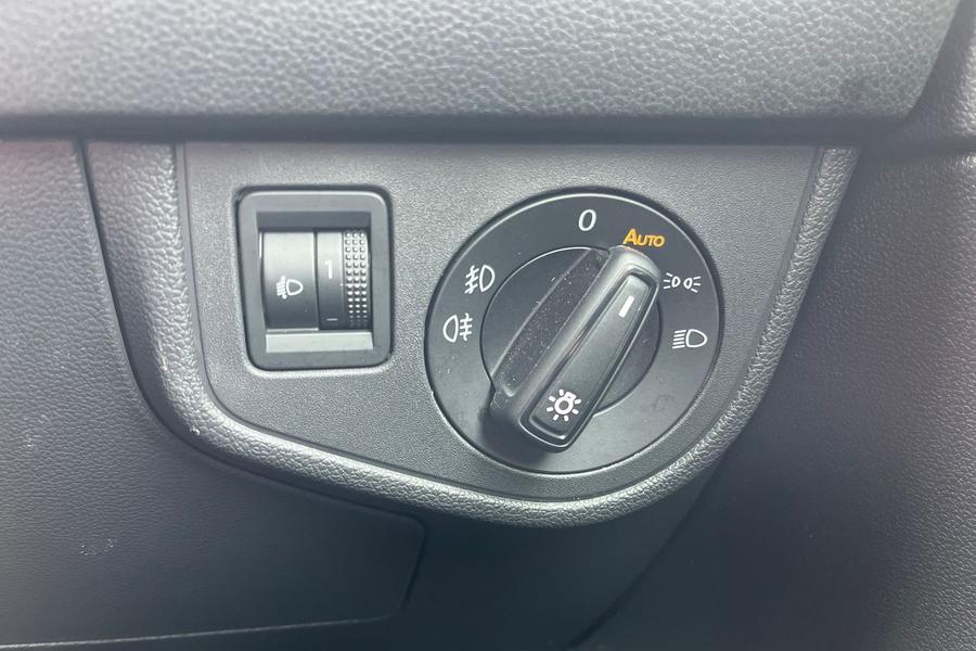 Volkswagen POLO Photo autoimg-6dd94bead26d3b3ef043a13e90a9baec088be36c.jpg