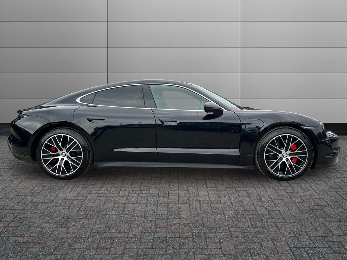 Porsche Taycan Photo 5