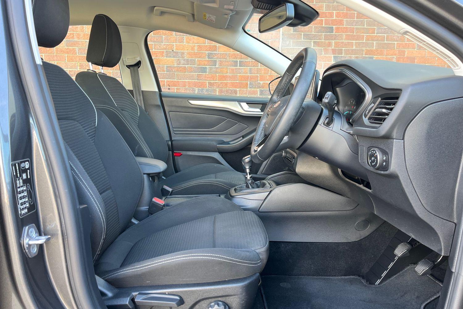 Ford Focus Photo 26