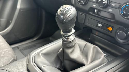Isuzu D-MAX Photo autoimg-6de6b7acda2524ba3d27d43ea72ab1e6e32fe4e1.jpg