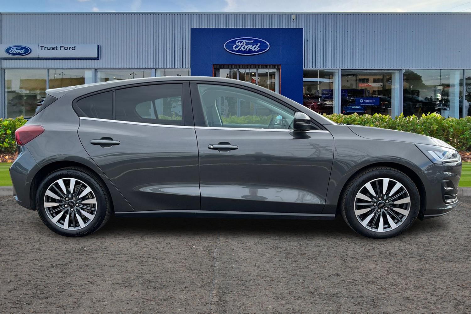 Ford Focus Photo 2