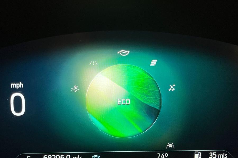 Ford KUGA Photo autoimg-6de8b08add41d8925bd3060a50cbd8345c20131c.jpg