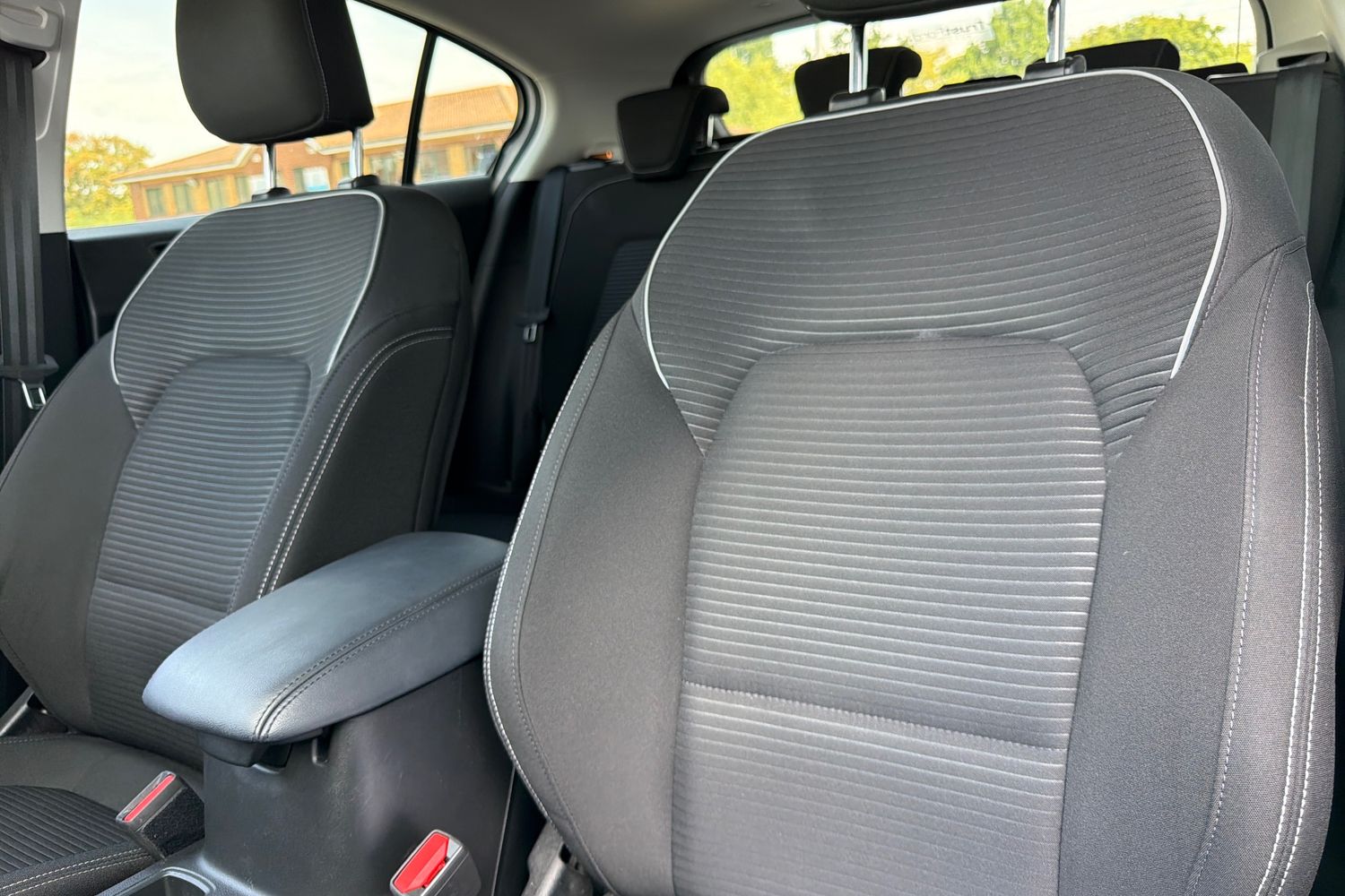 Ford Focus Photo 18
