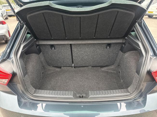 SEAT Ibiza Photo 12