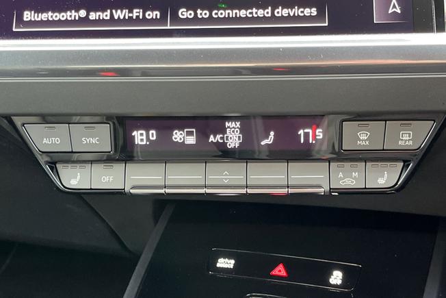 AUDI Q4 e-tron Photo 31
