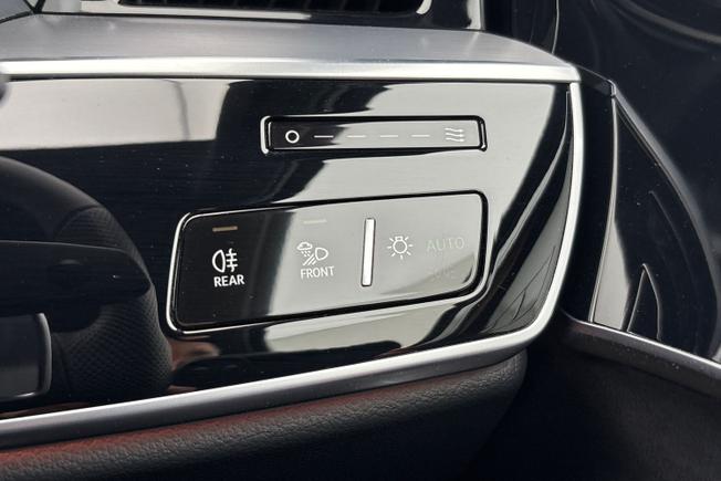Audi A8 Photo 25