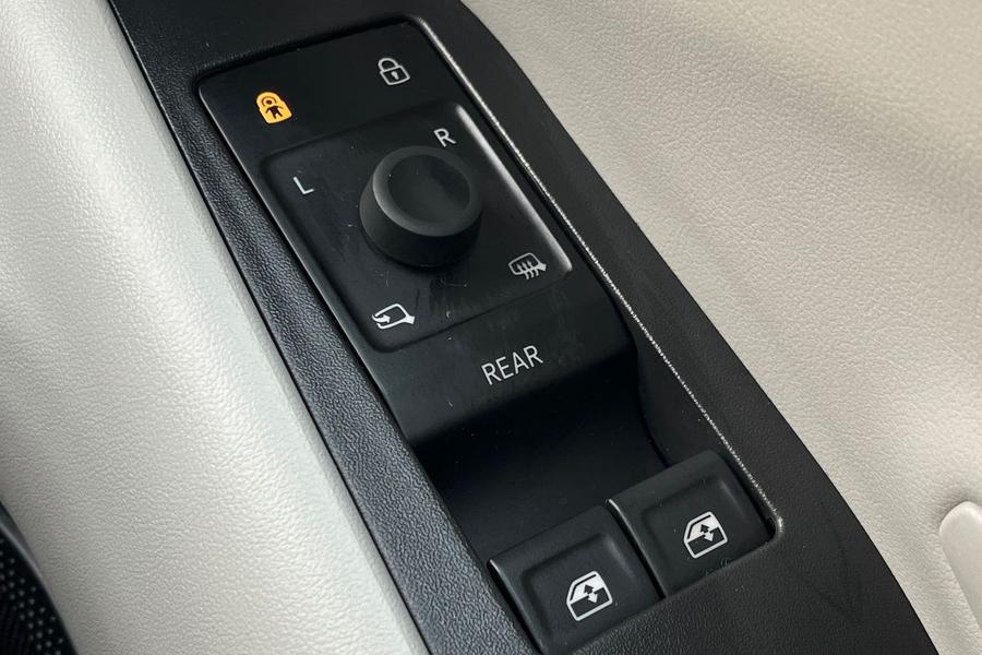 Ford EXPLORER Photo autoimg-6dfb7cfe743944be14a7fc4a3f30cdf765ee7dfe.jpg