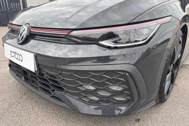 VOLKSWAGEN Golf Photo 24