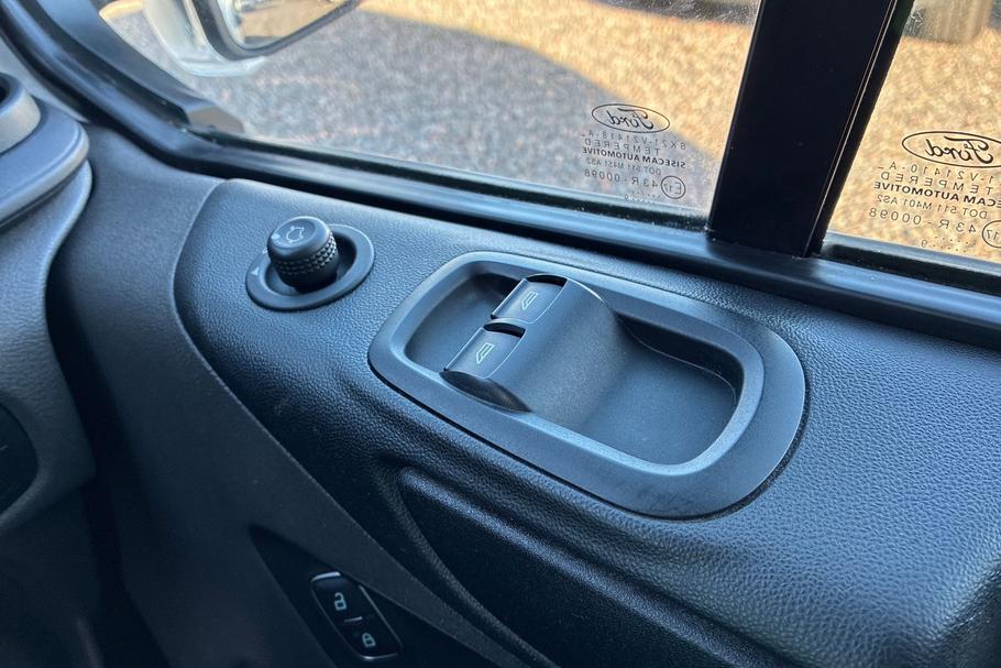 Used FORD TRANSIT CUSTOM YT19CRE 28