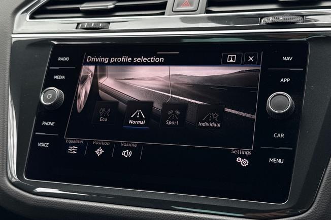VOLKSWAGEN Tiguan Photo 32