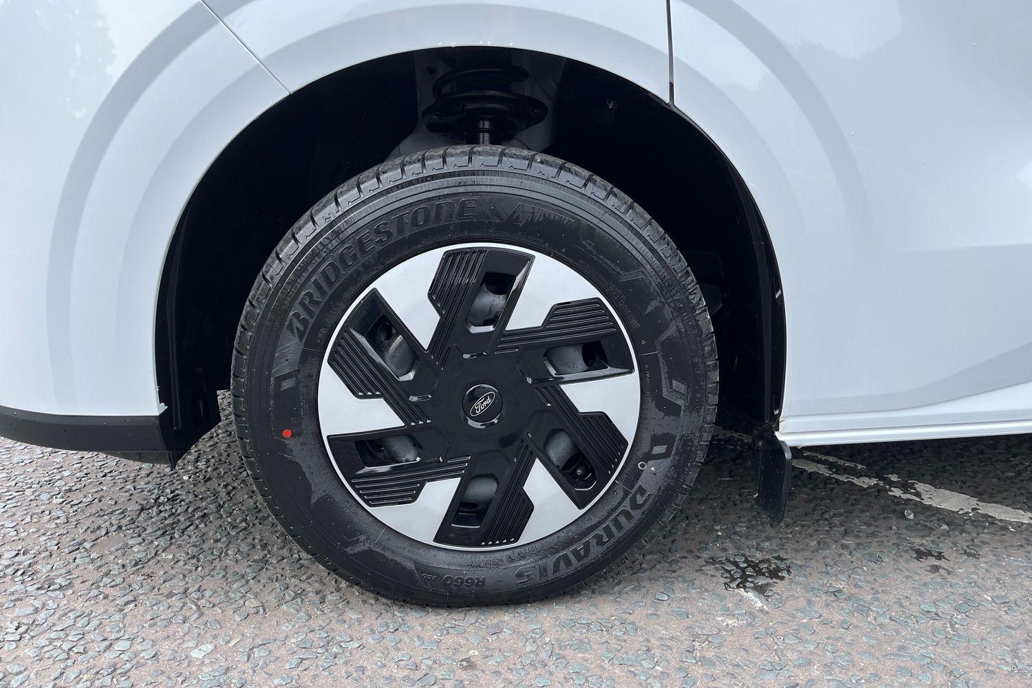 Ford E-TRANSIT CUSTOM Photo 15