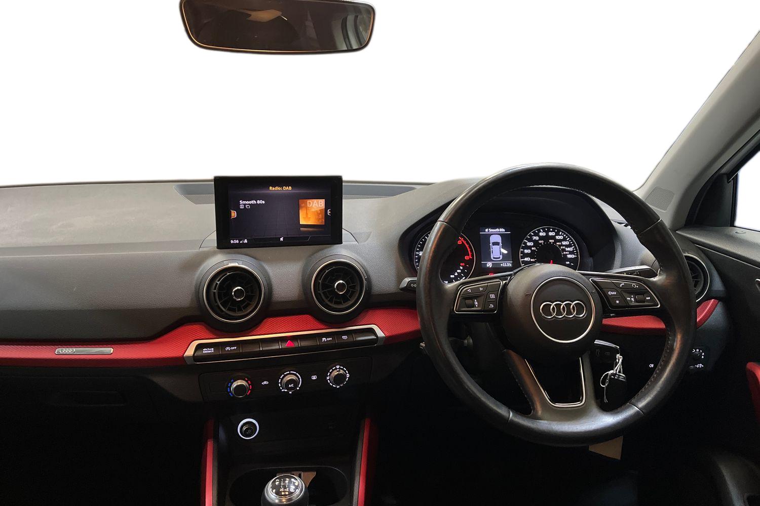 Audi Q2 Photo 10