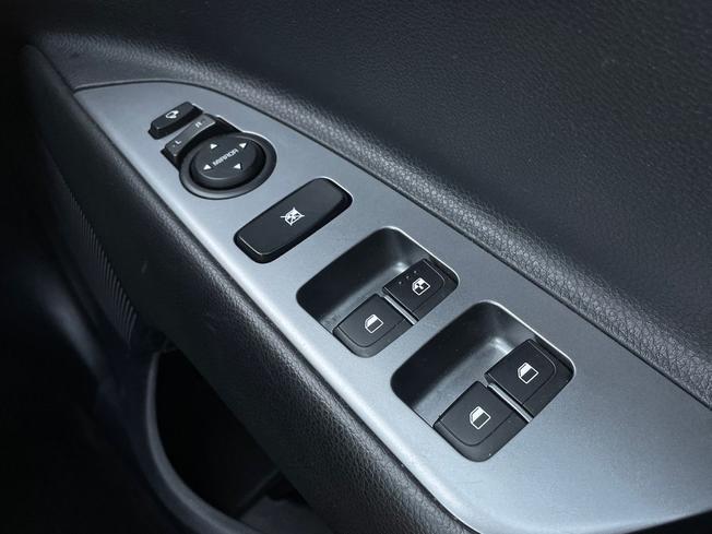 KIA Stonic Photo 34