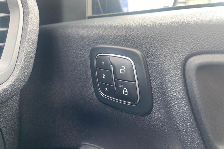 Ford KUGA Photo autoimg-6e0ec87cebb094c87558c8c899c4208f39f20355.jpg