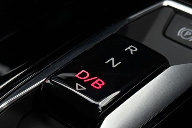 AUDI  Q6 Photo 24