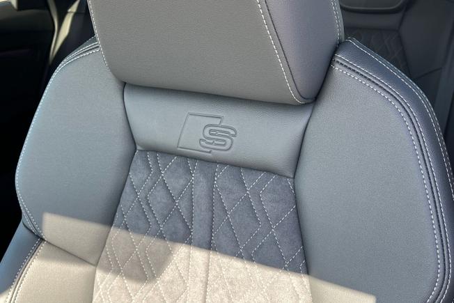 Audi Q4 e-tron Photo 44