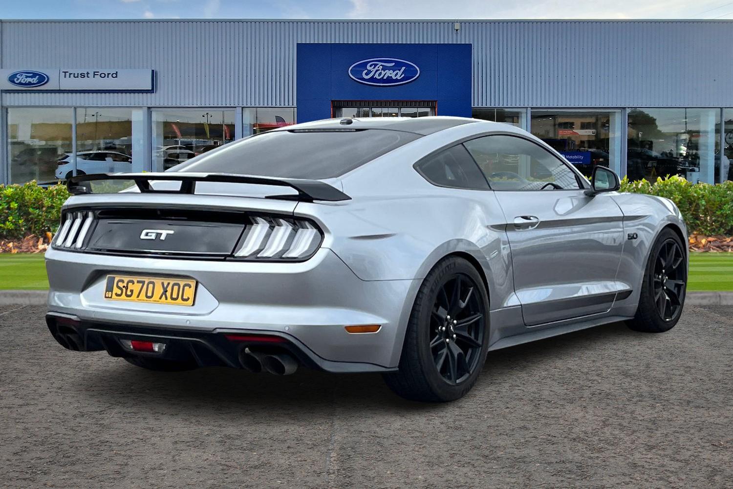 Ford Mustang Photo 3