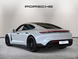Porsche Taycan Photo 5