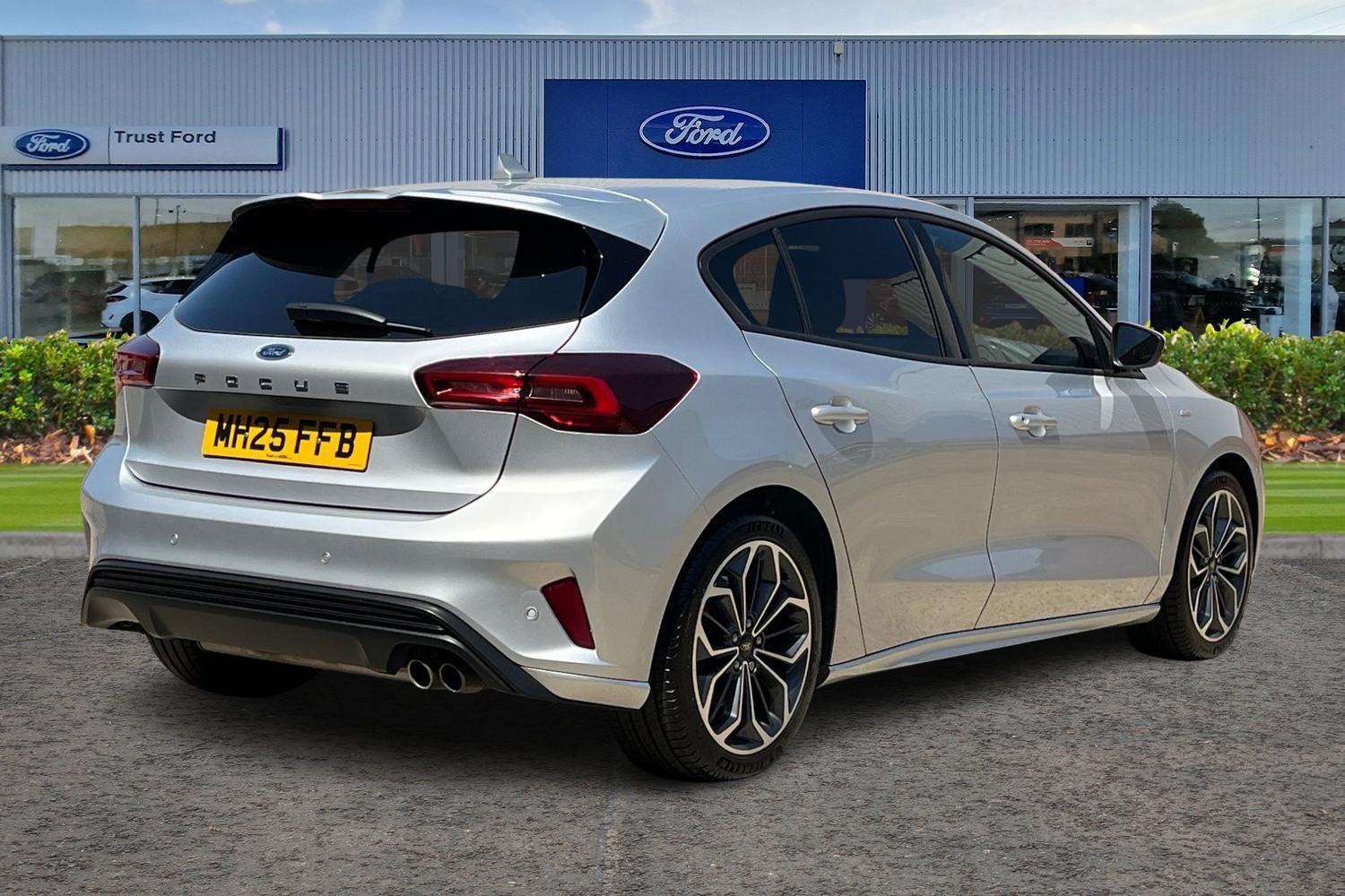 Ford Focus Photo 3