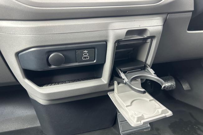 VOLKSWAGEN e-Transporter Photo 43