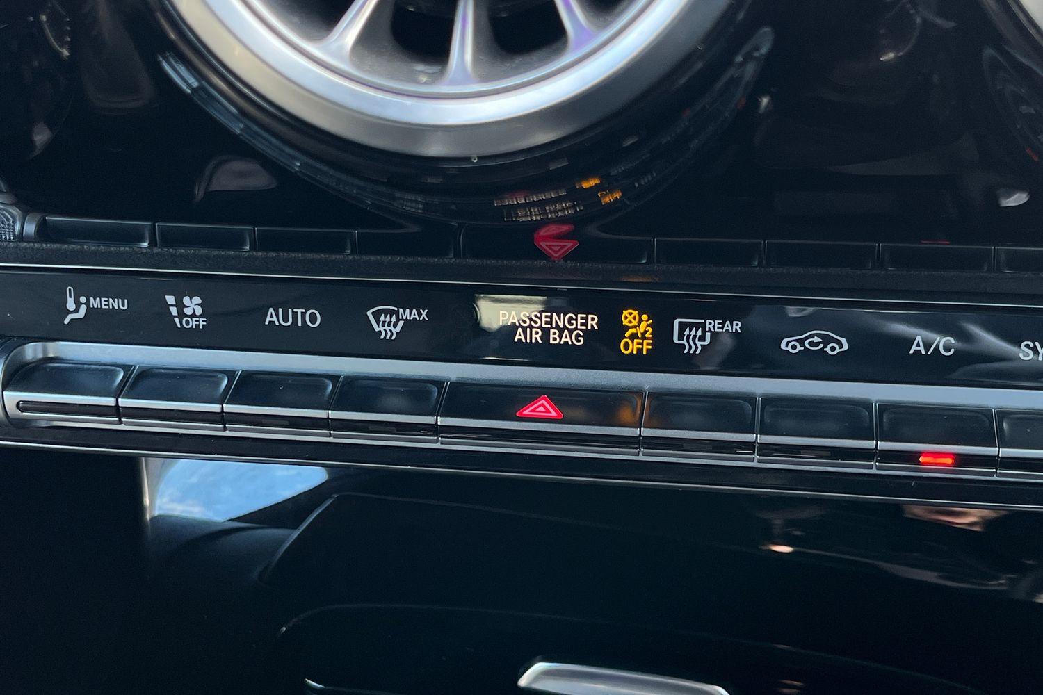 Mercedes-Benz CLA Photo 31