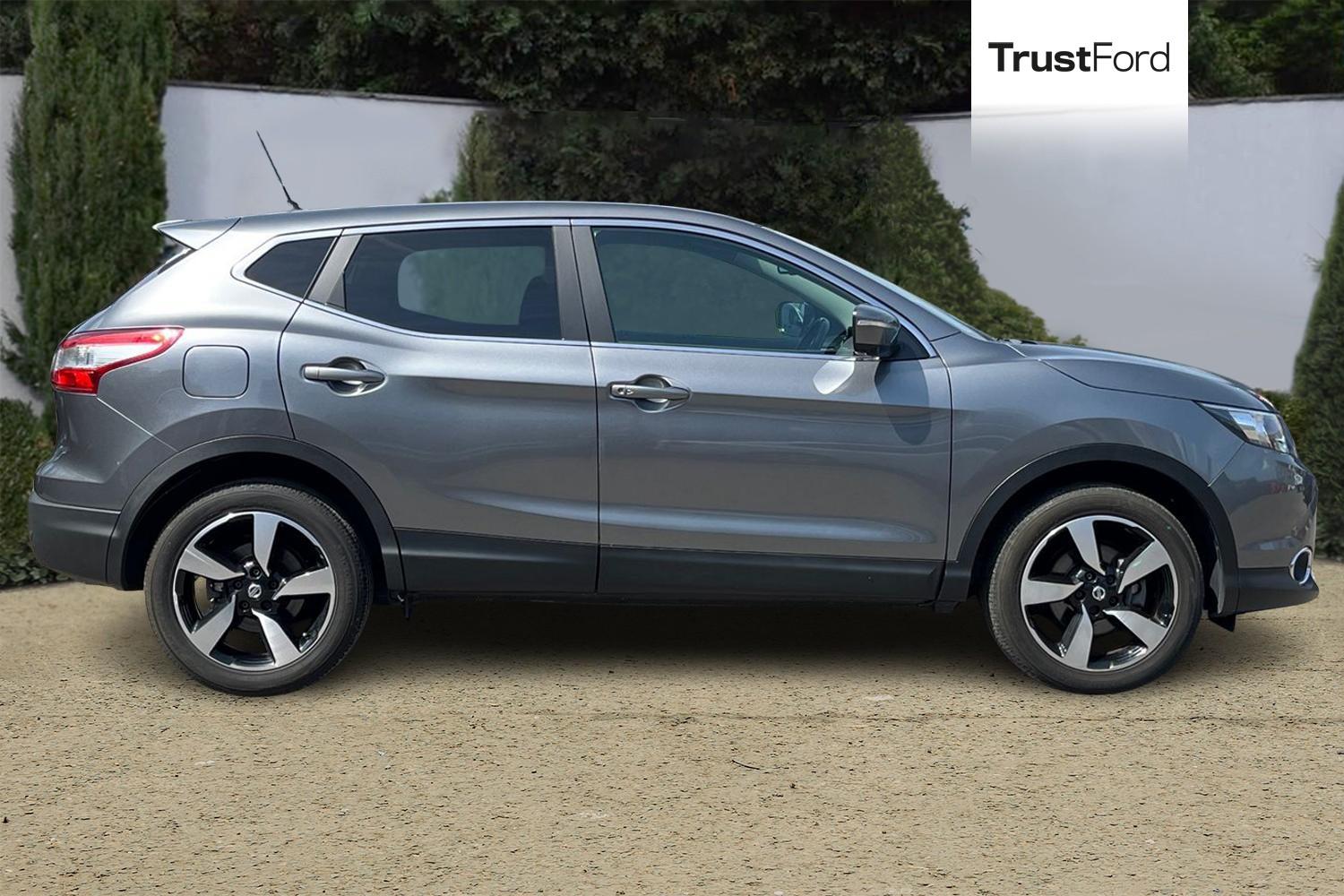 Nissan QASHQAI Photo 2
