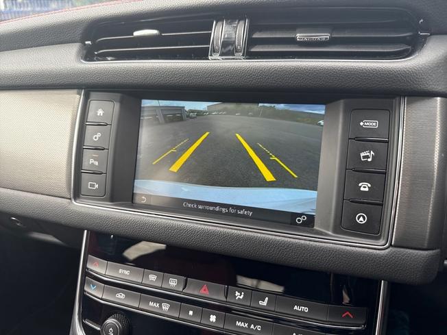 JAGUAR XF Photo 41