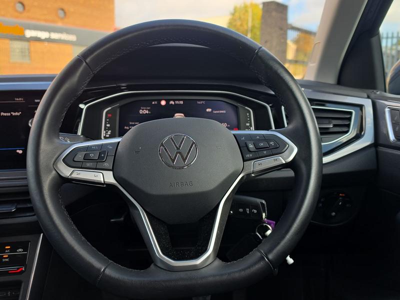 Used Volkswagen Polo PF24HGO 34
