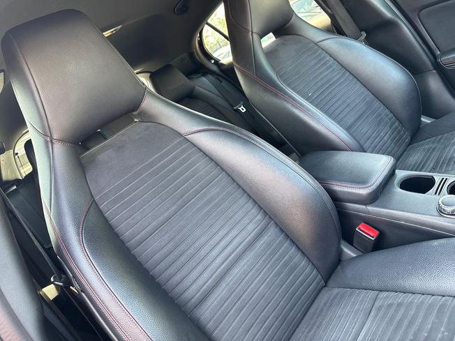 MERCEDES-BENZ GLA Photo 27