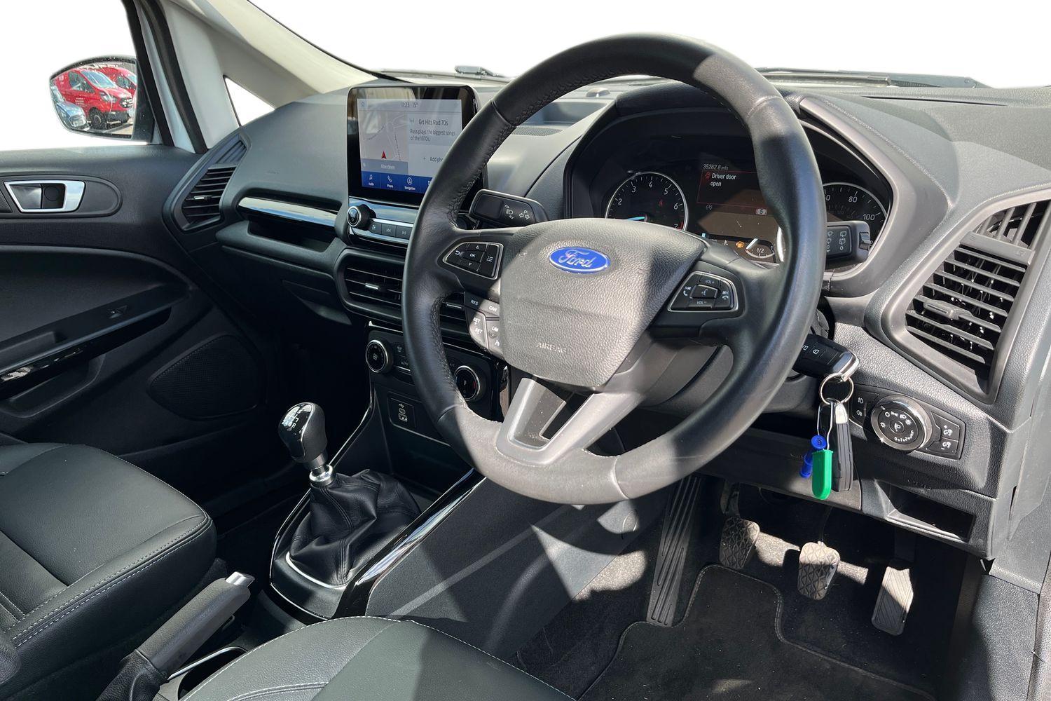 Ford ECOSPORT Photo 8