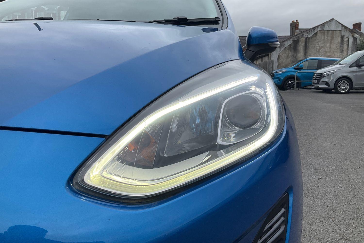 Ford FIESTA Photo 37