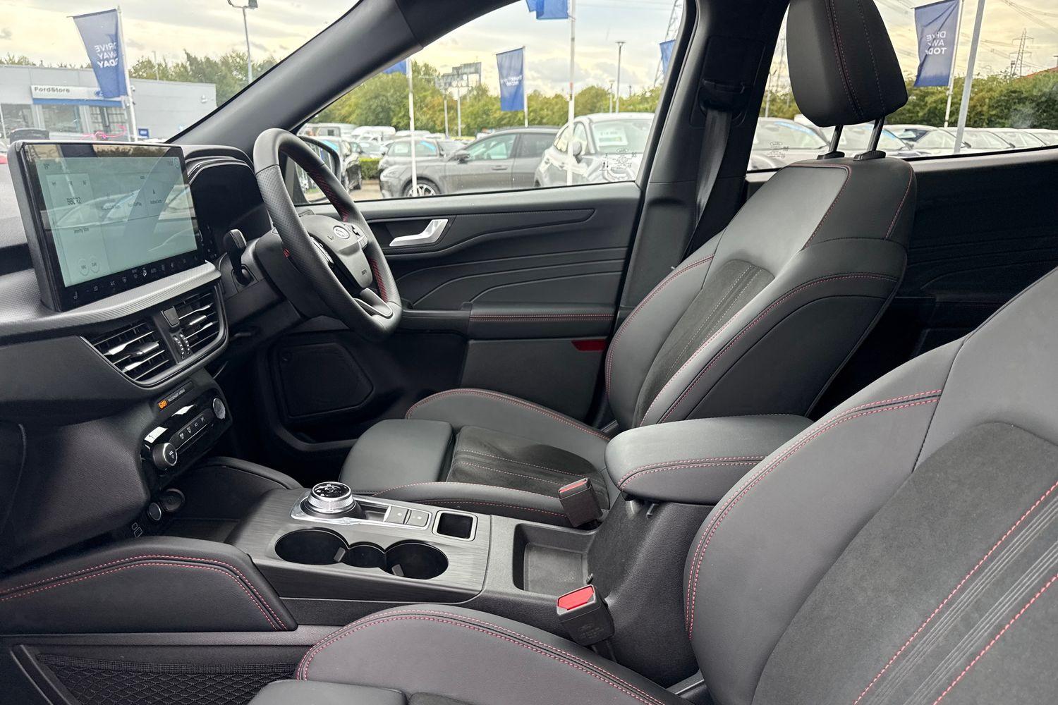 Ford KUGA Photo 18