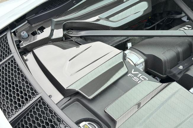 AUDI R8 Photo 31