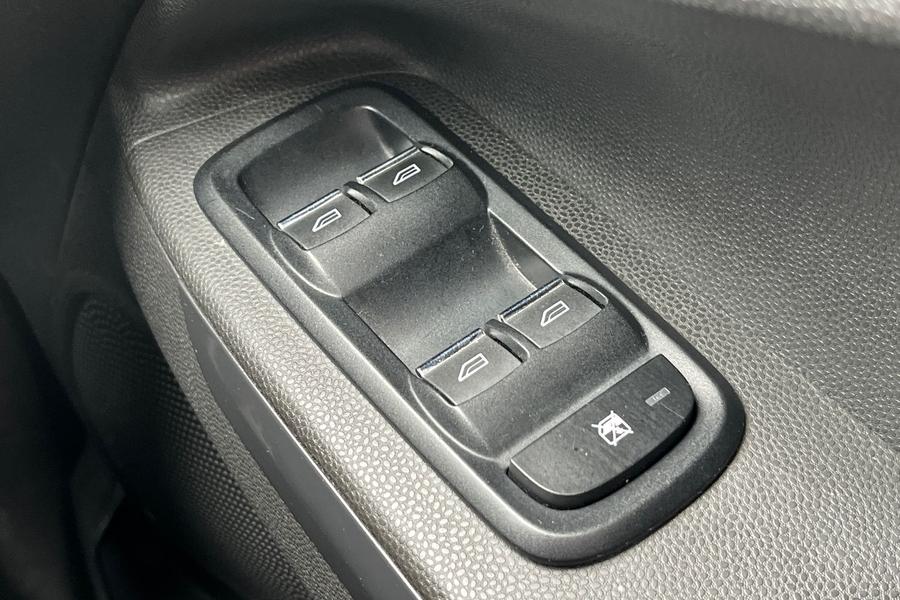 Ford ECOSPORT Photo autoimg-6e39fc9cf9bbc2879f5cddadb0b1a6b5013e7549.jpg