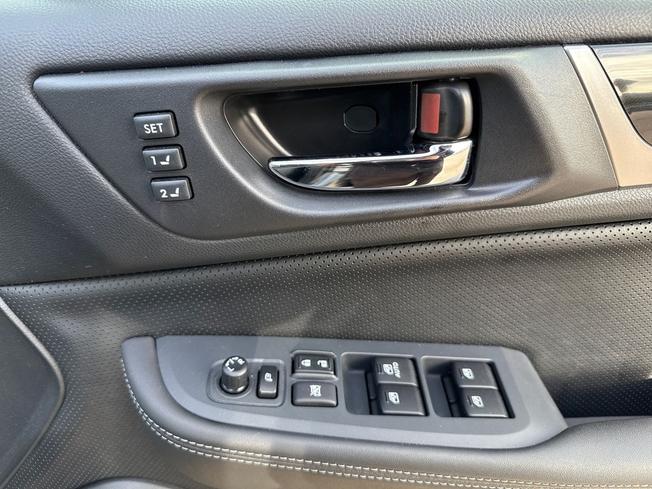 SUBARU Outback Photo 30