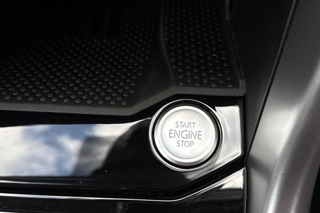VOLKSWAGEN T-Roc Photo 22