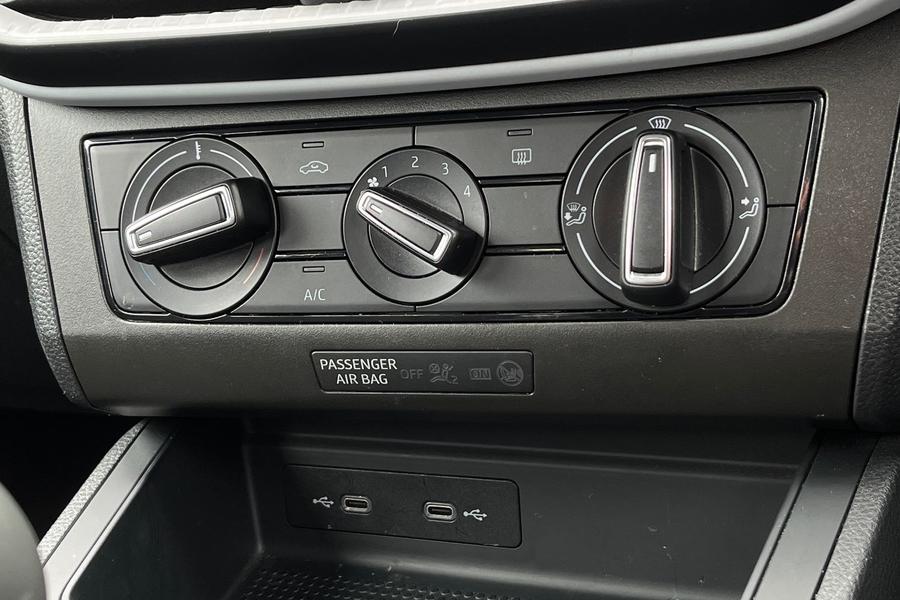 SEAT Ibiza Photo autoimg-6e462bdd828b85dc59f0f1649cade7eb6cc85f1f.jpg
