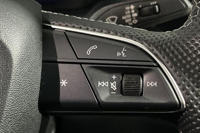 AUDI Q3 Photo 17