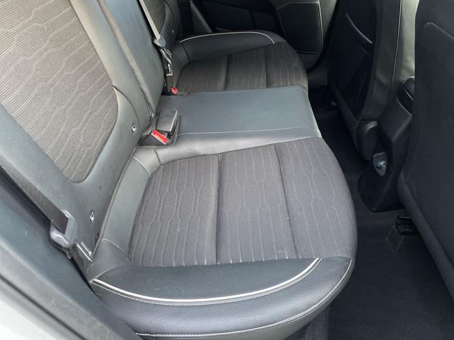 KIA Stonic Photo 31